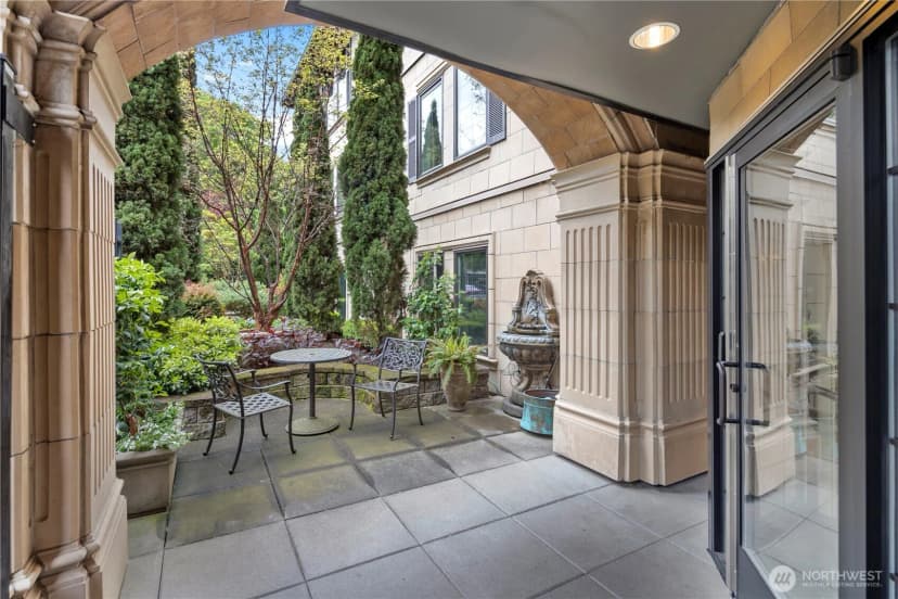 Property photo for 745 Bellevue Avenue E #206, Seattle photo 2