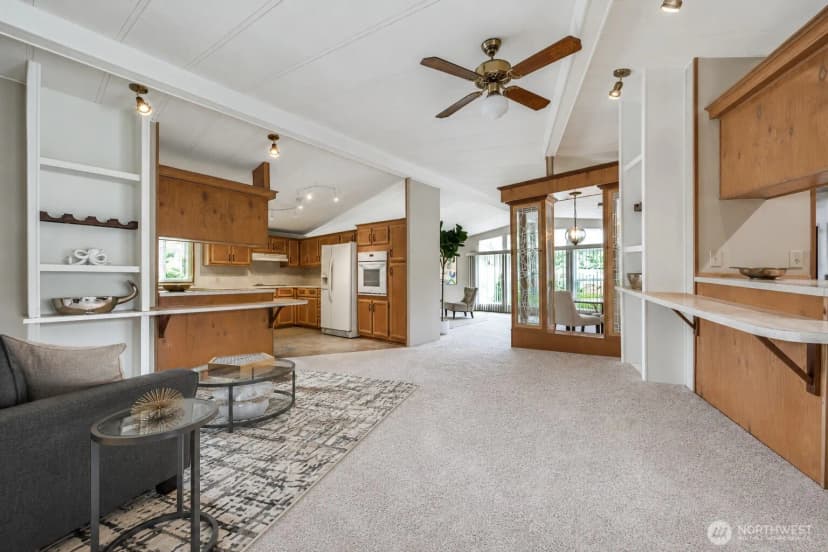 Property photo for 17308 Woodcrest Drive Ne, Bothell photo 12