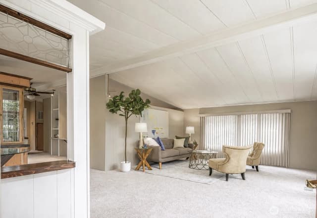 Property photo for 17308 Woodcrest Drive Ne, Bothell photo 4