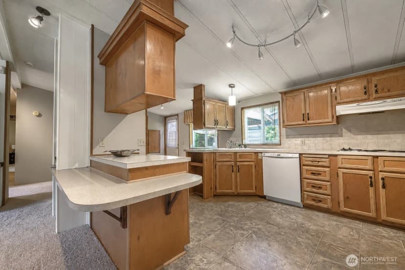 Property photo for 17308 Woodcrest Drive Ne, Bothell photo 13