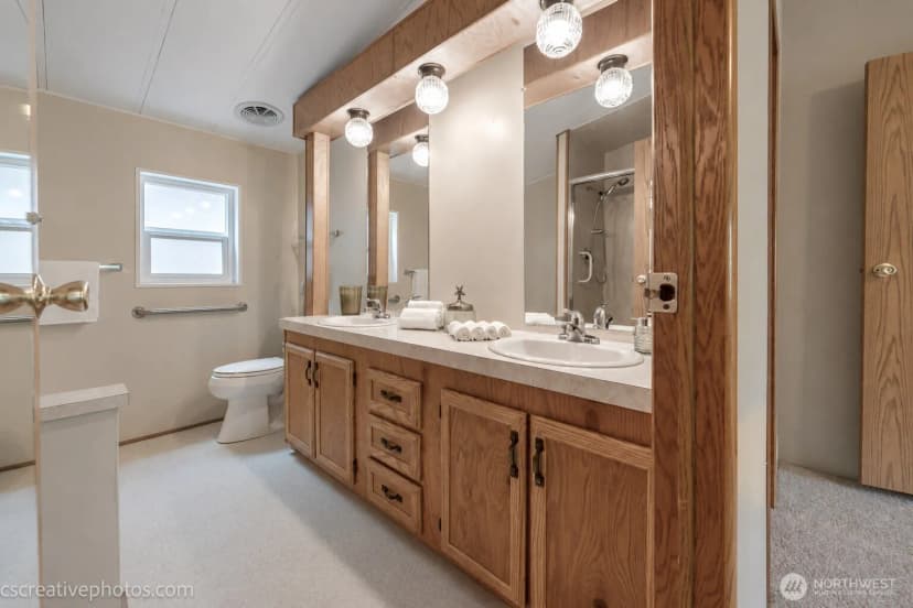 Property photo for 17308 Woodcrest Drive Ne, Bothell photo 20