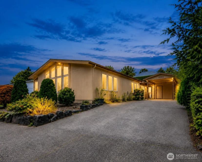 Property photo for 17308 Woodcrest Drive Ne, Bothell