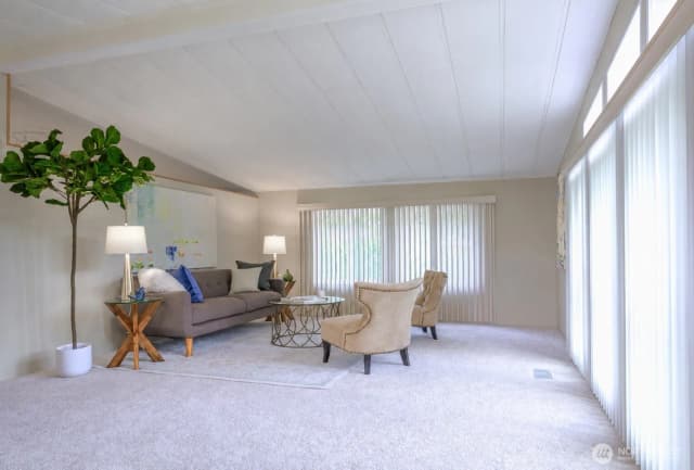 Property photo for 17308 Woodcrest Drive Ne, Bothell photo 5
