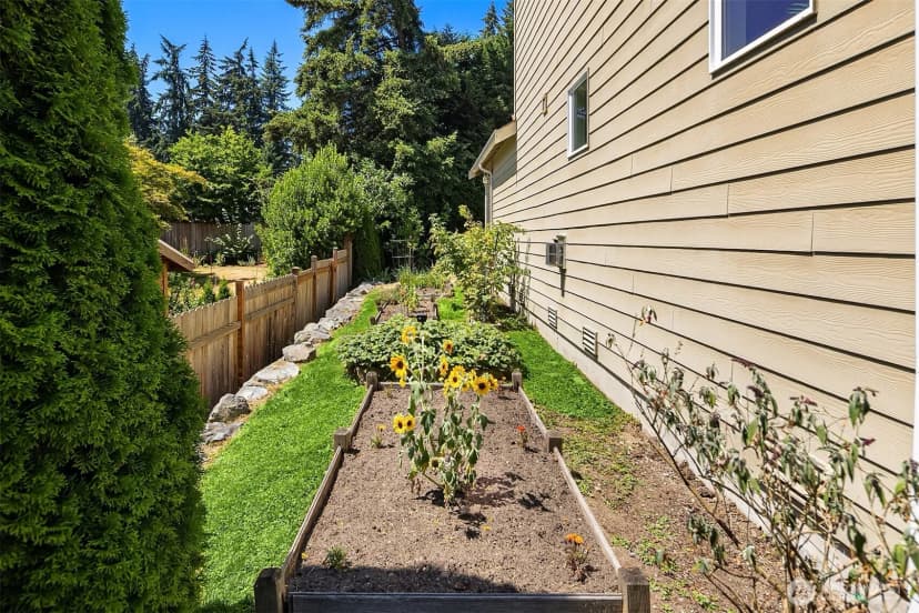 Property photo for 26 Meadow Place Se, Everett photo 34