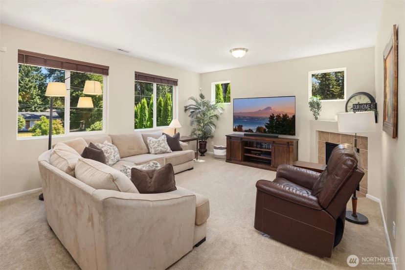 Property photo for 26 Meadow Place Se, Everett photo 16