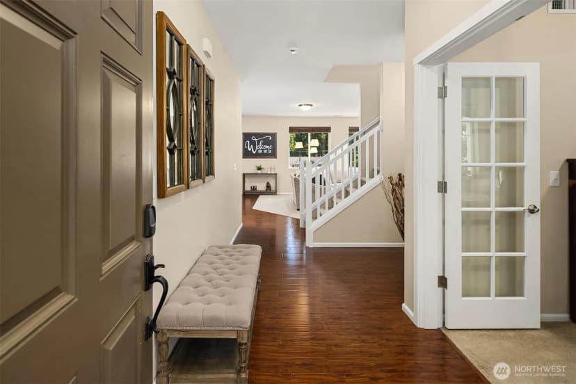 Property photo for 26 Meadow Place Se, Everett