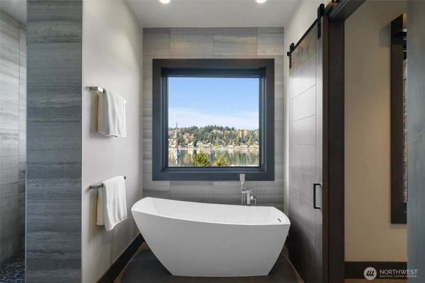 Property photo for 5629 Pleasure Point Lane Se, Bellevue photo 16