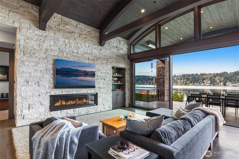 Property photo for 5629 Pleasure Point Lane Se, Bellevue photo 6