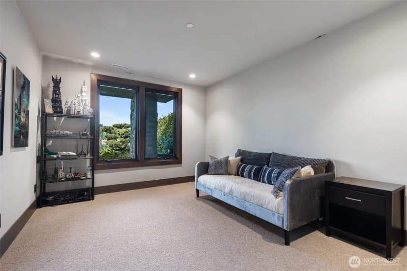 Property photo for 5629 Pleasure Point Lane Se, Bellevue photo 26