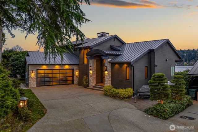 Property photo for 5629 Pleasure Point Lane Se, Bellevue