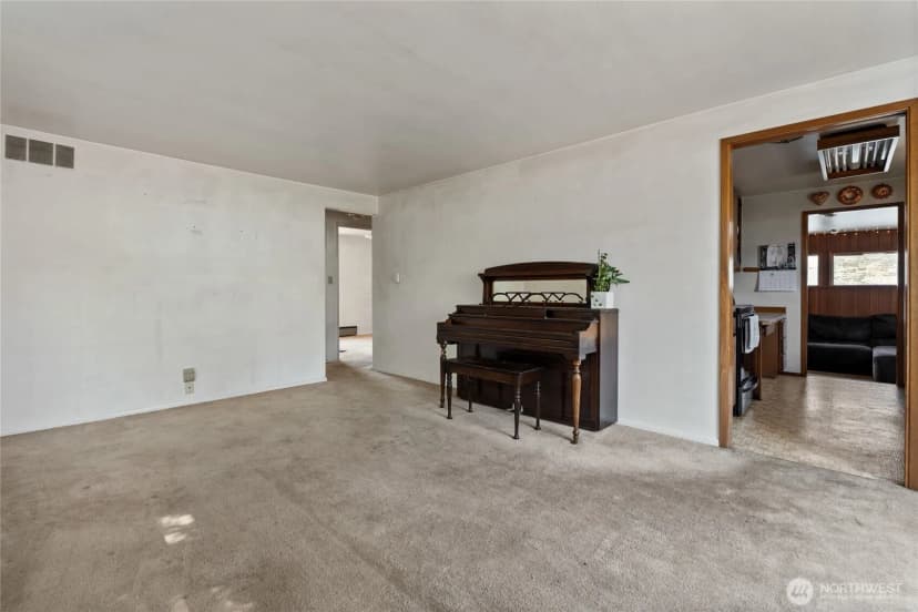 Property photo for 16639 35th Avenue S, Sea Tac photo 2