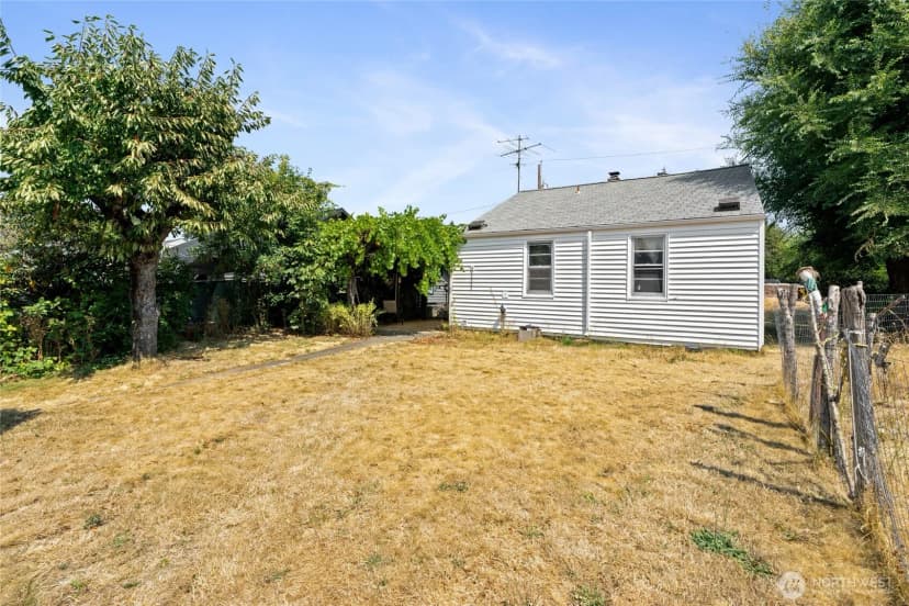 Property photo for 16639 35th Avenue S, Sea Tac photo 27