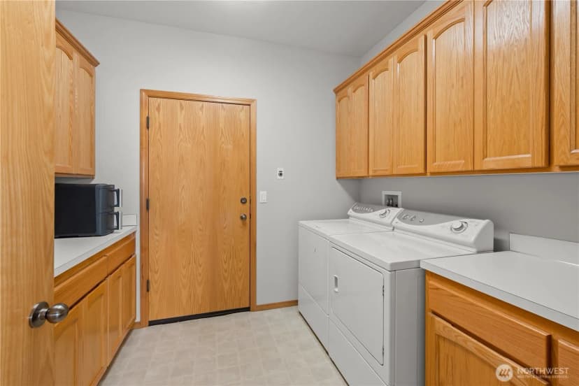 Property photo for 2175 Sw Rock Rose Drive, Oak Harbor photo 37