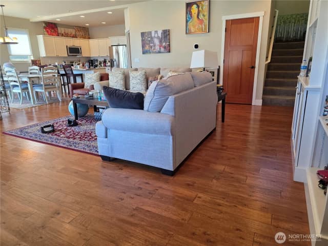 Property photo for 3336 Stonecrop Way, Bellingham photo 5
