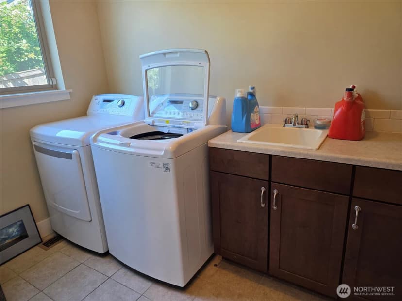 Property photo for 3336 Stonecrop Way, Bellingham photo 29