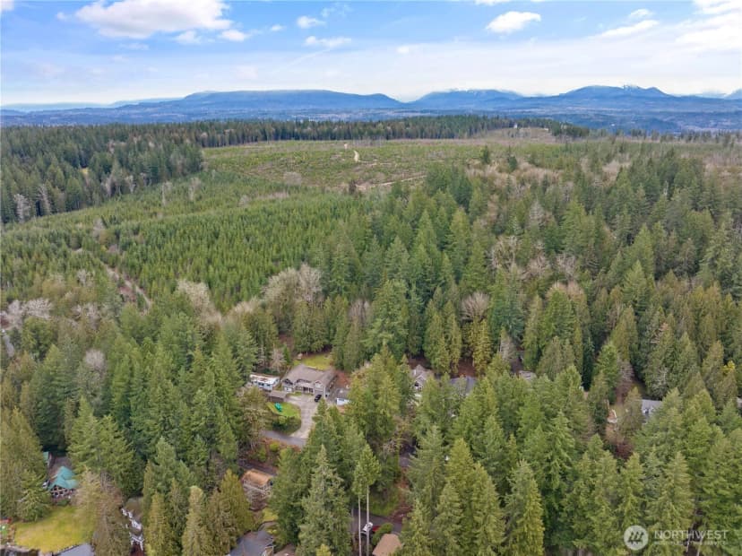 Property photo for 3866 E Ames Lake Drive Ne, Redmond photo 12