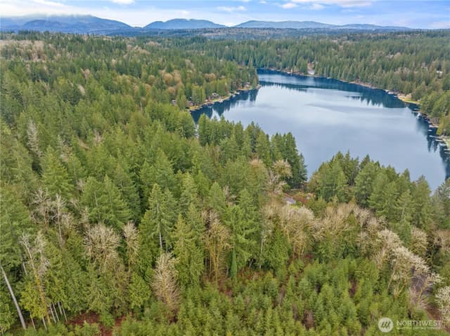 Property photo for 3866 E Ames Lake Drive Ne, Redmond photo 3
