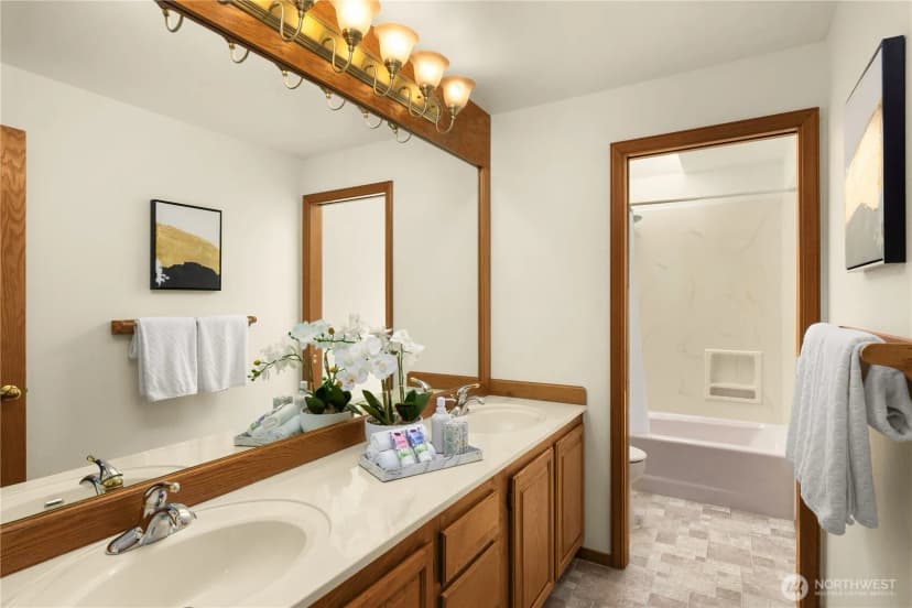 Property photo for 18316 Ne 133rd Street, Redmond photo 19
