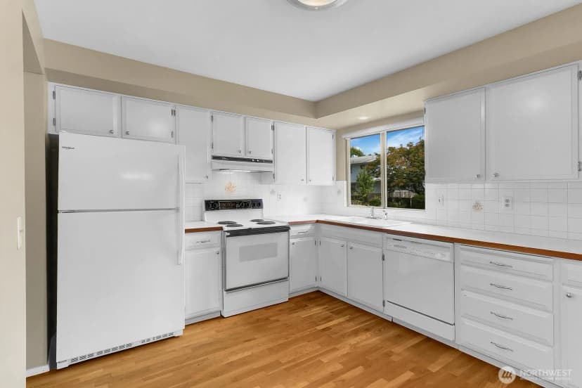 Property photo for 18509 43rd Place W, Lynnwood photo 8