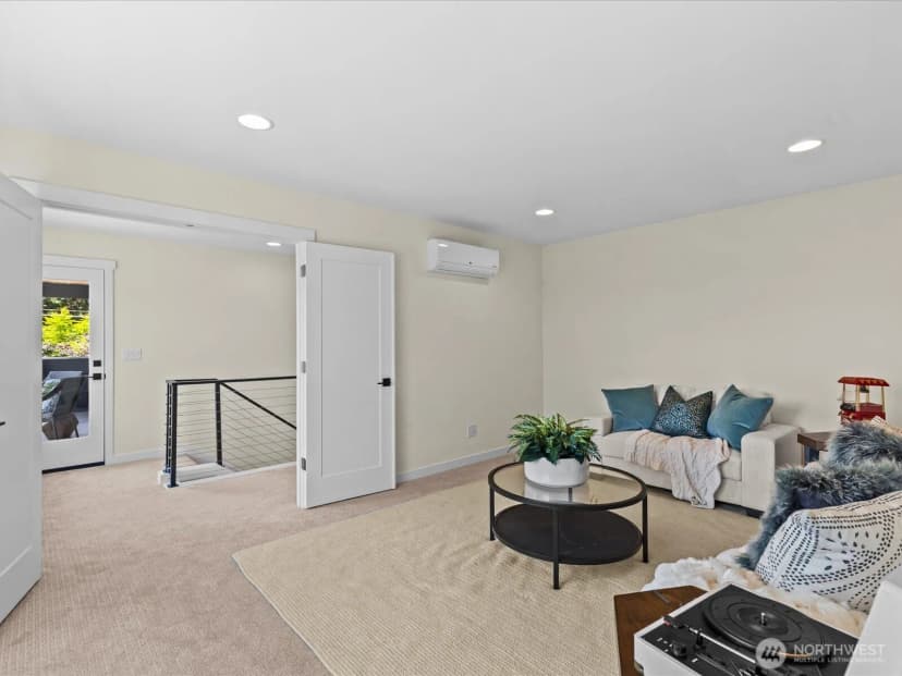 Property photo for 1719 163rd Court Ne, Bellevue photo 29