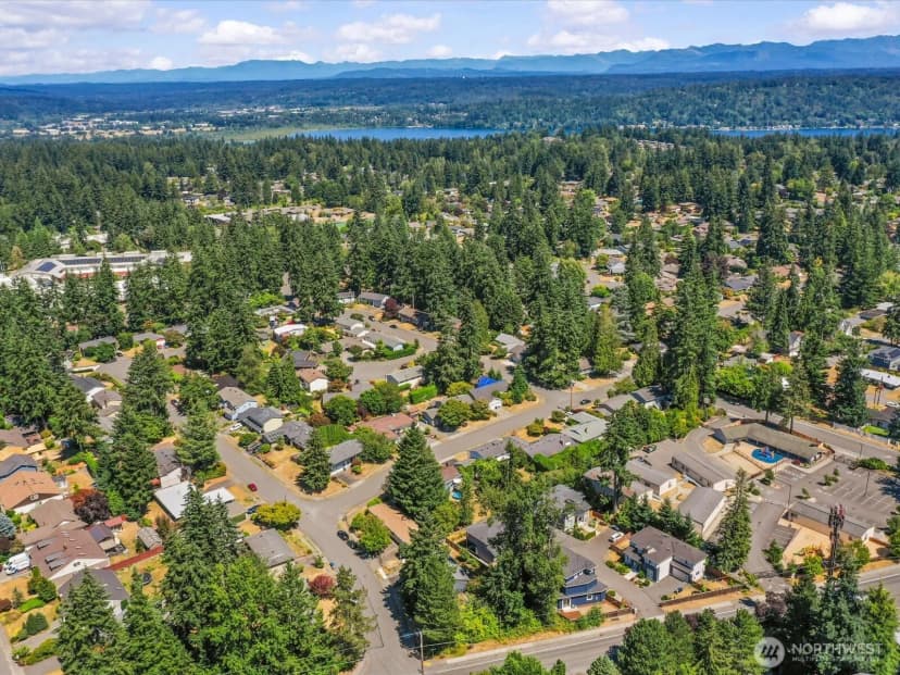 Property photo for 1719 163rd Court Ne, Bellevue photo 37