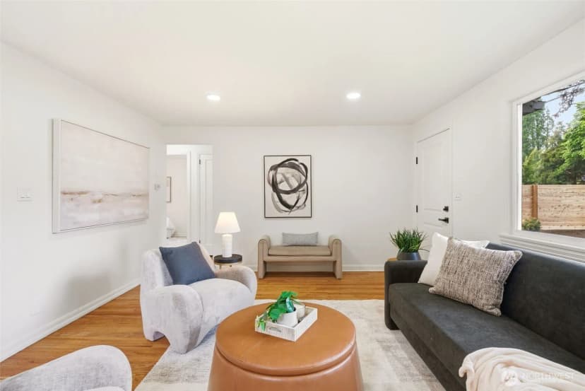 Property photo for 9723 Evanston Avenue N, Seattle photo 6