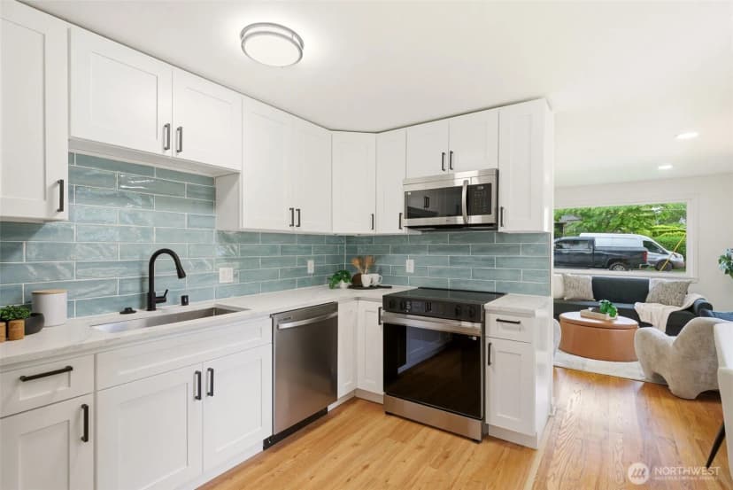 Property photo for 9723 Evanston Avenue N, Seattle photo 10