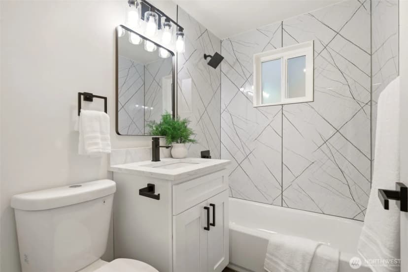 Property photo for 9723 Evanston Avenue N, Seattle photo 16