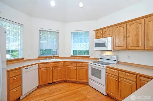 Property photo for 8058 Se Halfmoon Lane, Port Orchard photo 4