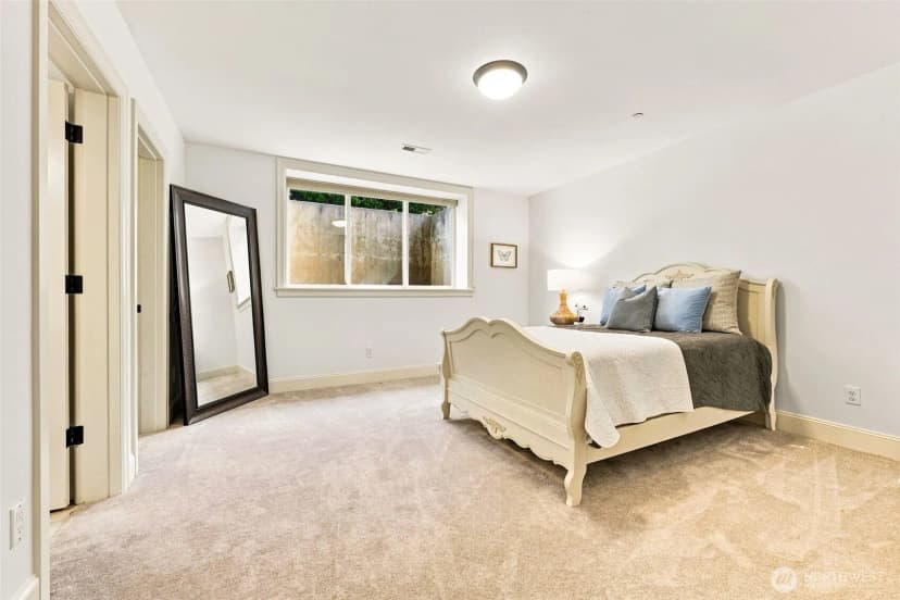 Property photo for 9671 Evergreen Drive, Bellevue photo 30