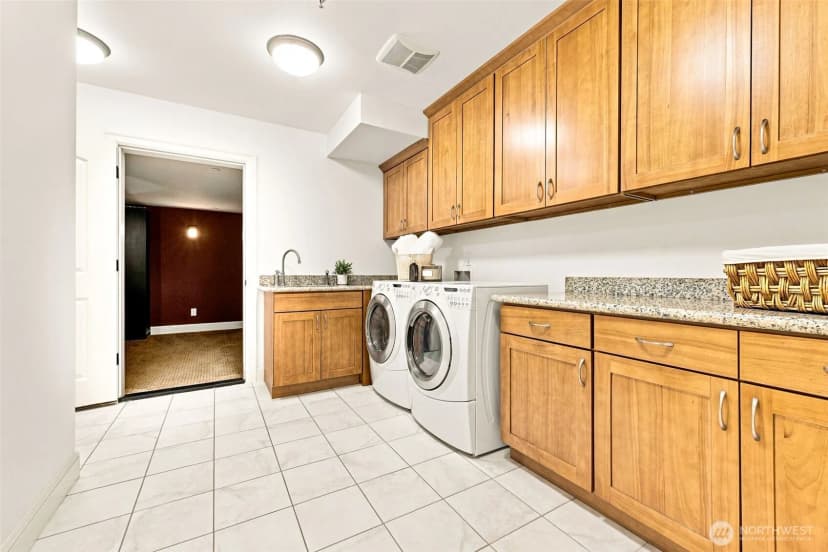 Property photo for 9671 Evergreen Drive, Bellevue photo 33