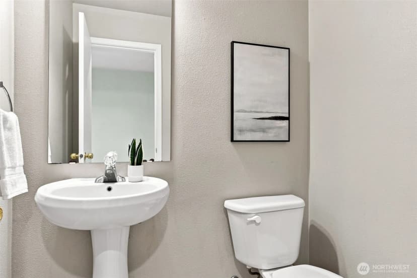 Property photo for 1933 Chaffee Avenue, Dupont photo 6