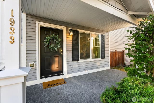 Property photo for 1933 Chaffee Avenue, Dupont photo 2