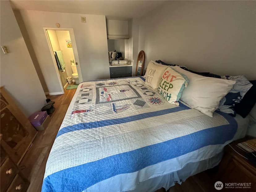 Property photo for 2100 3rd Avenue #1401, Seattle photo 11