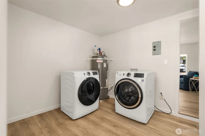 Property photo for 230 S 187th Street, Burien photo 14