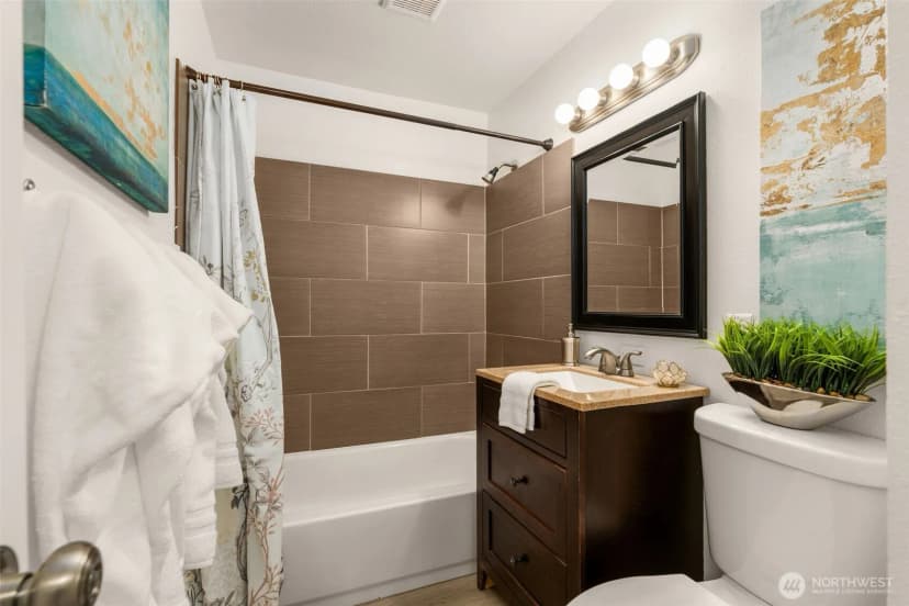 Property photo for 230 S 187th Street, Burien photo 20