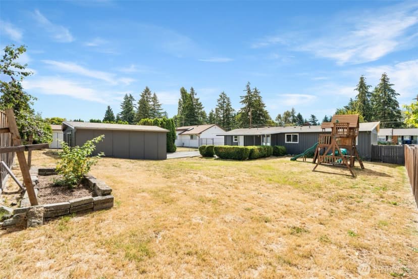 Property photo for 230 S 187th Street, Burien photo 24