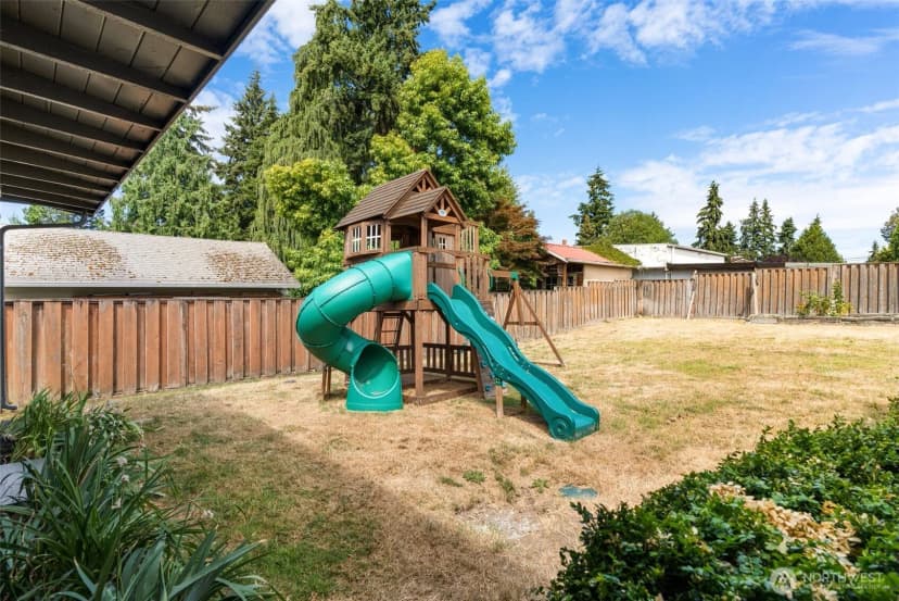 Property photo for 230 S 187th Street, Burien photo 23