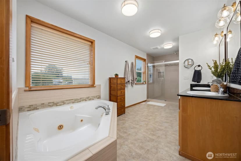 Property photo for 1188 Dewey Lane, Bellingham photo 22