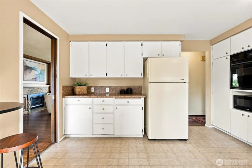 Property photo for 26529 40th Avenue S, Kent photo 11