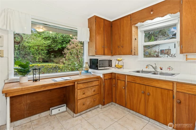 Property photo for 6526 Ne 198th Street, Kenmore photo 16