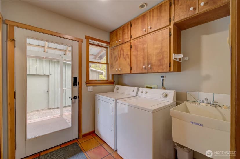 Property photo for 20003 Sandridge Road, Long Beach photo 15