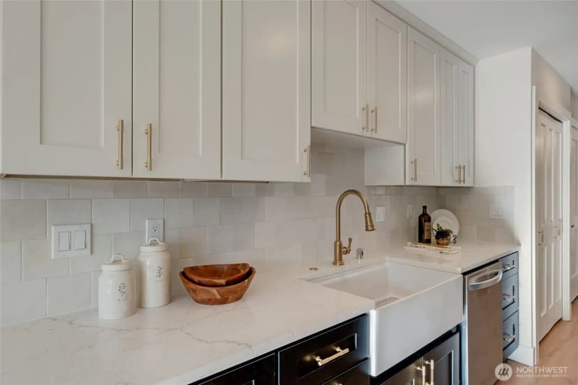 Property photo for 321 Bellevue Way Se #401, Bellevue photo 14
