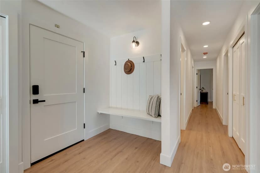 Property photo for 321 Bellevue Way Se #401, Bellevue photo 2