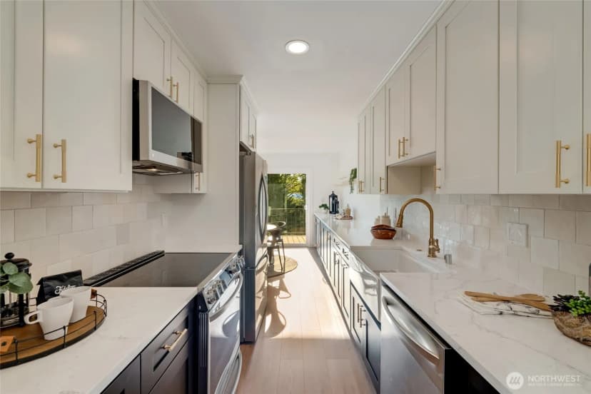 Property photo for 321 Bellevue Way Se #401, Bellevue photo 15