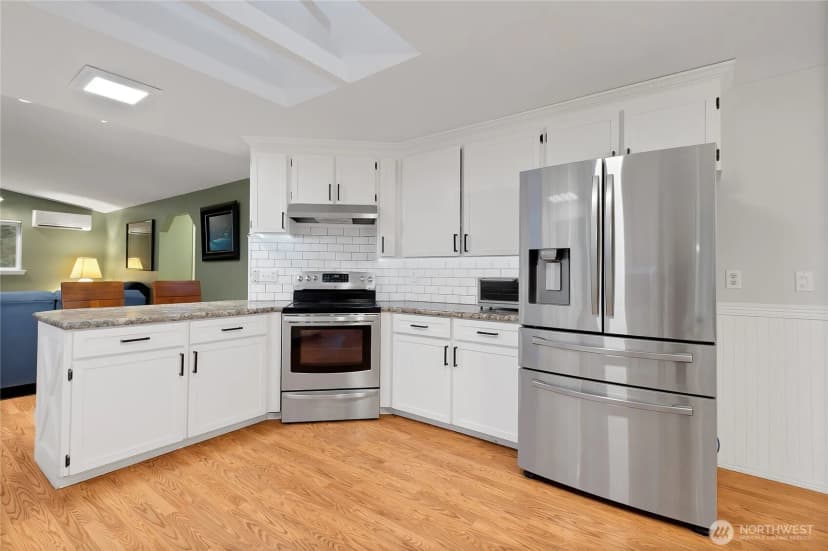 Property photo for 32916 14th Avenue S, Roy photo 7