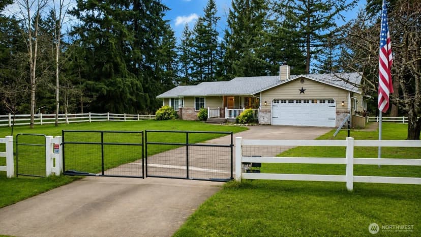 Property photo for 32916 14th Avenue S, Roy