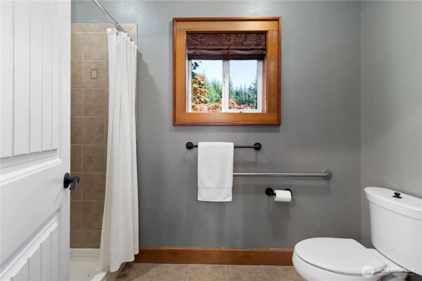 Property photo for 7106 71st Avenue Nw, Gig Harbor photo 11