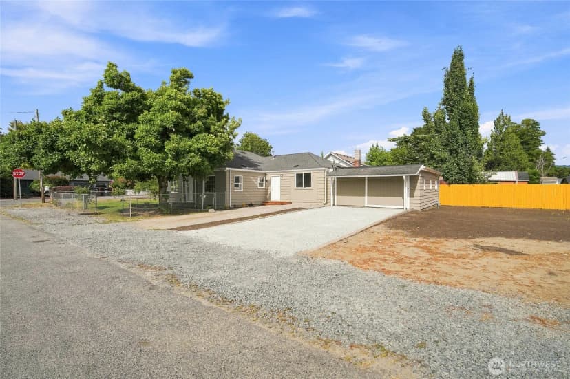 Property photo for 901 11th Street, Sedro Woolley photo 36