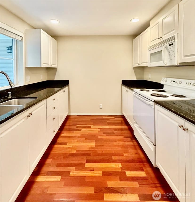 Property photo for 4421 249th Terrace Se #11-202, Sammamish photo 8